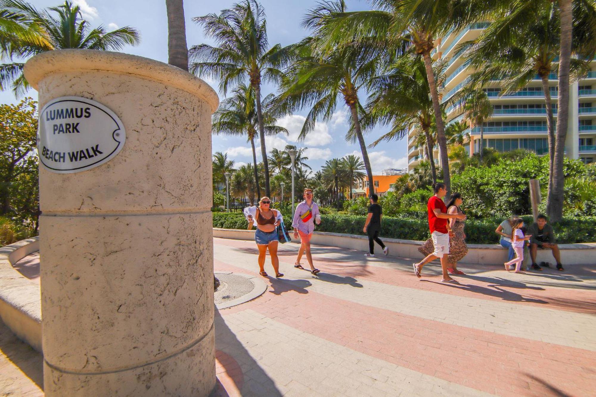 Chic Large Studio Apt Near Ocean Drive South Beach Miami Beach Bagian luar foto